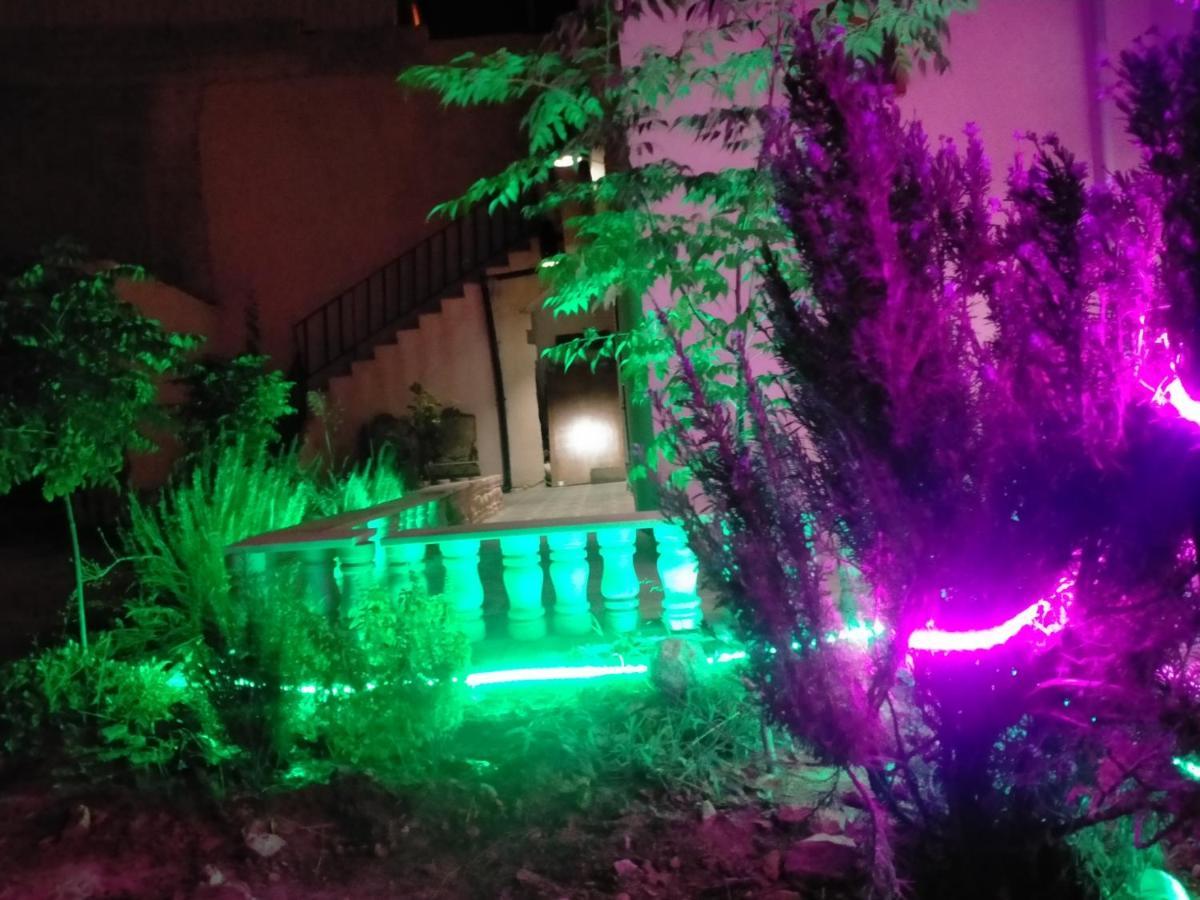 Ameer Apartment Wadi Musa Exterior foto